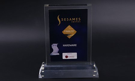 為什么說有機(jī)玻璃展示架具有廣告宣傳的效果？